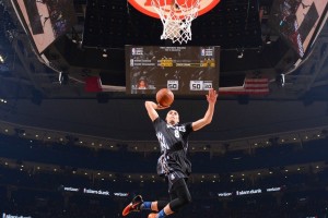 九游游戏中心官网-“安赫尔·巴尔博萨的防守与进攻兼备，成为美洲狮队的攻防兼具核心”